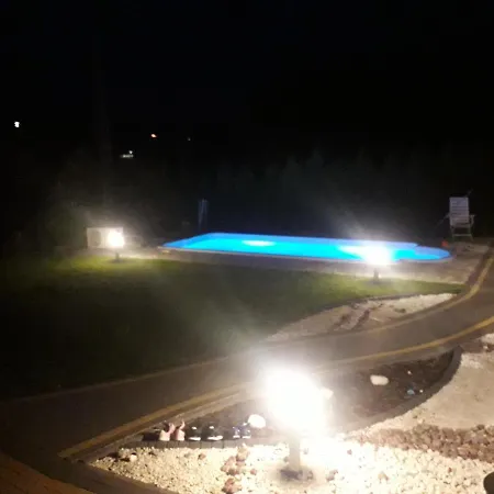 Jaskowa Chata Bieszczady Apartament Z Basenem Baligrod Exterior photo