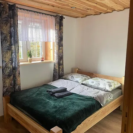 Jaskowa Chata Bieszczady Apartament Z Basenem Baligrod Exterior photo