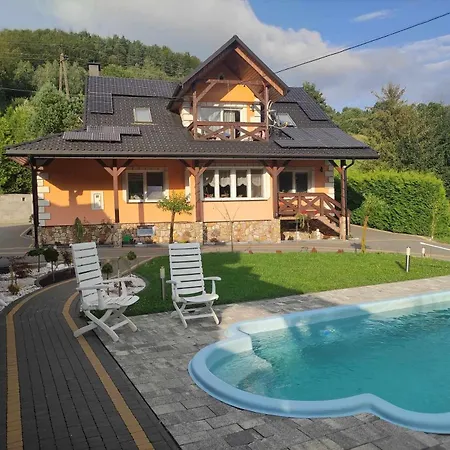 Jaskowa Chata Bieszczady Apartament Z Basenem Baligrod Exterior photo
