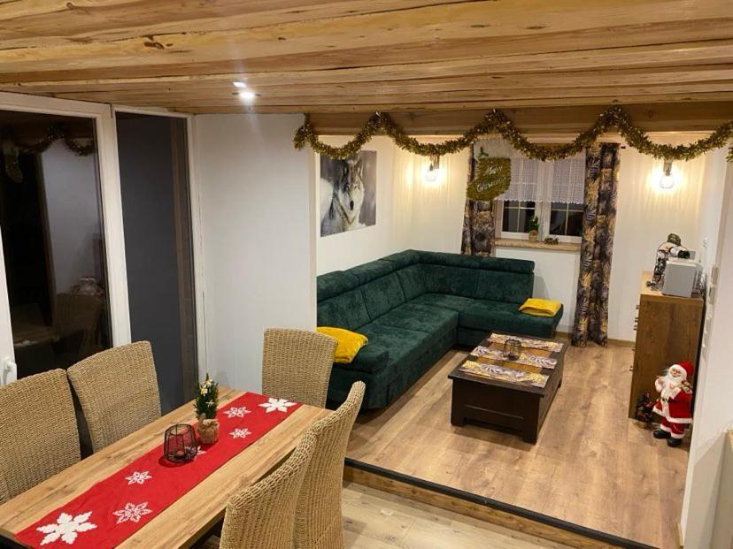 Jaskowa Bieszczady Z Basenem Apartment Baligrod